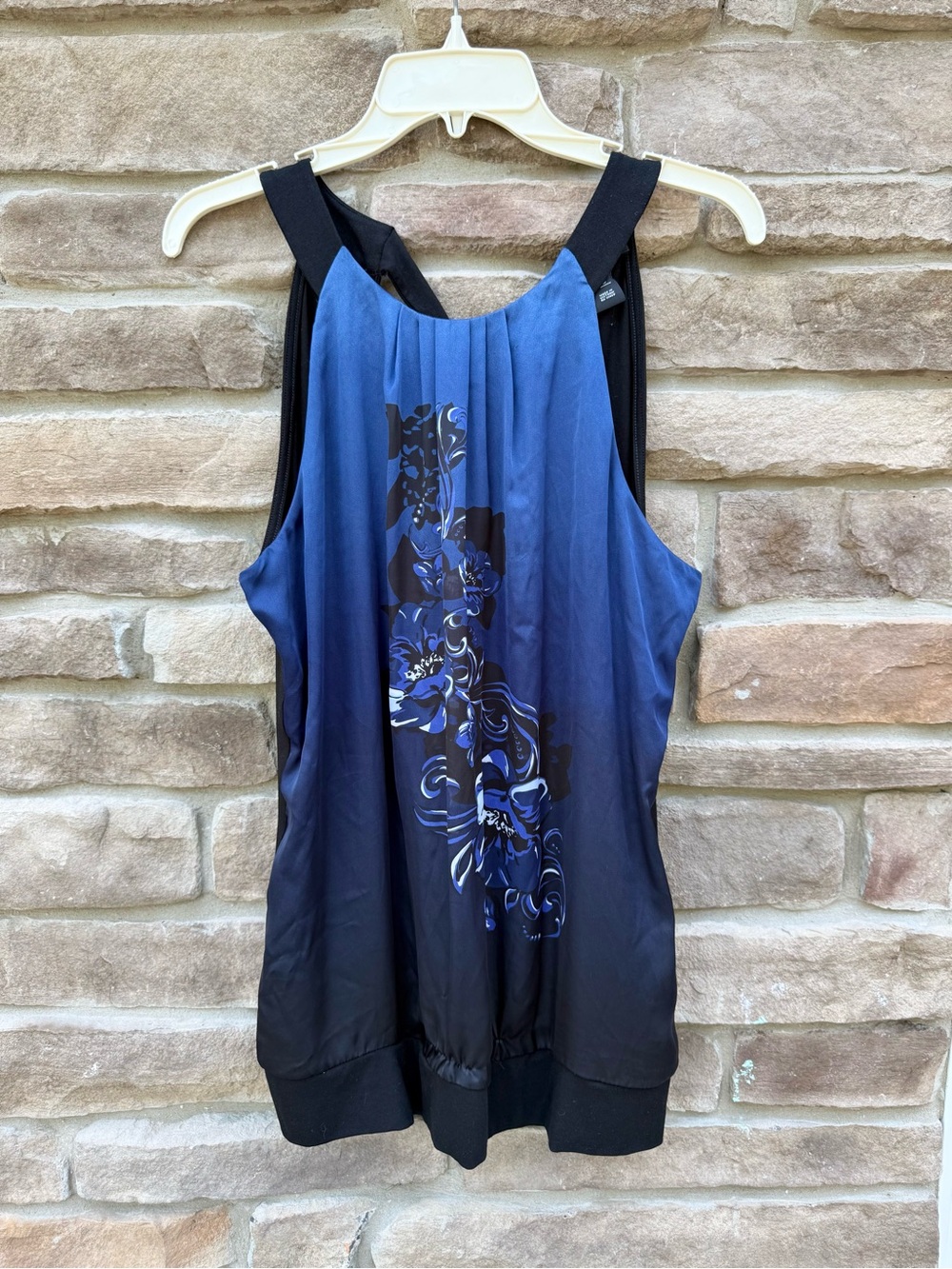 White House Black Market Black & Blue Floral Sleeveless Blouse/Tank | XL